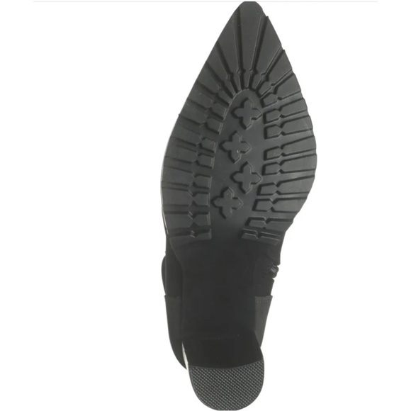 🌟Host Pick✨🎉🥳STEVE MADDEN Kare Lace-Up Boot
Multi-color black,gray and red - Picture 7 of 8